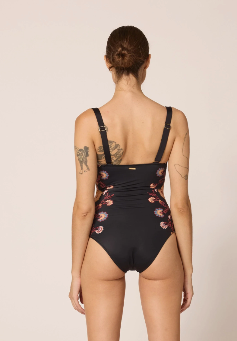 MONICA ONE PIECE