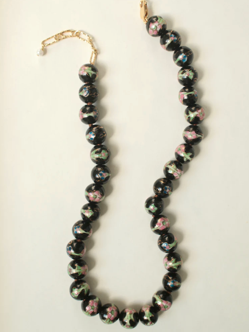 FLEUR NOIR NECKLACE