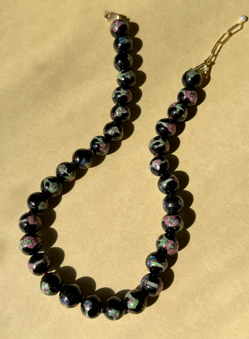 FLEUR NOIR NECKLACE