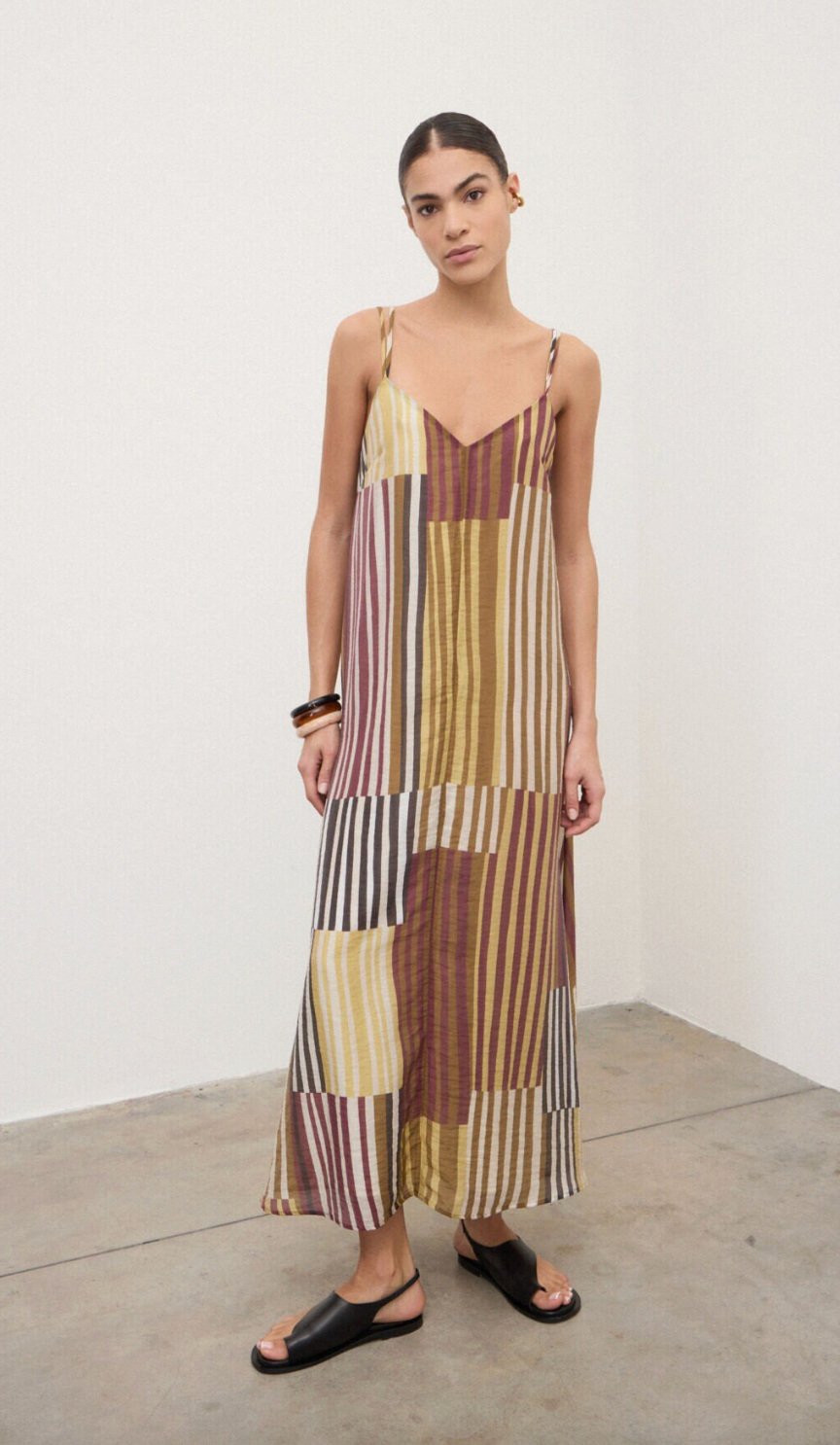 Long dress with V-neck