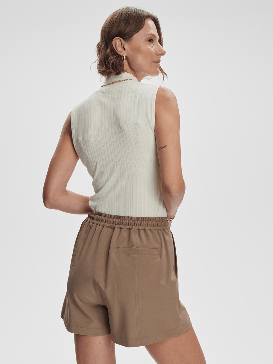 Esmond Short 3 - Detour Boutiques