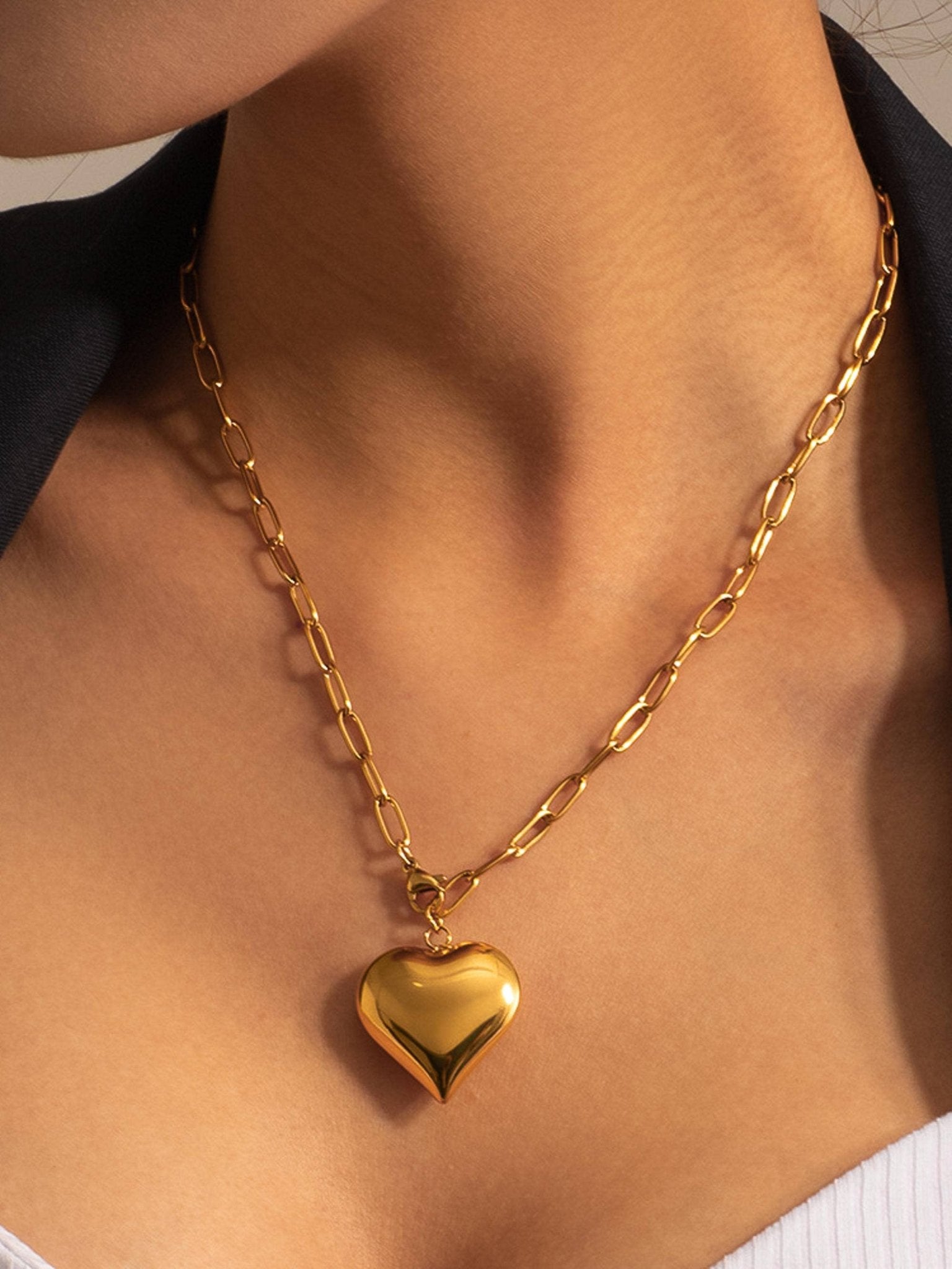 MAIQ Accessories - Paris 18K Gold Non - Tarnish Large Heart Chain Necklace - Detour Boutiques