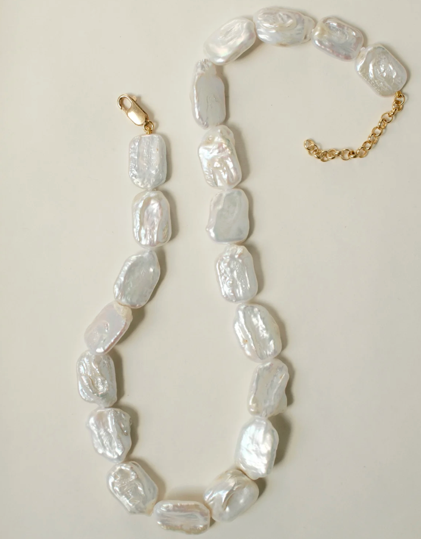 WHITE DRIFT PEARL NECKLACE
