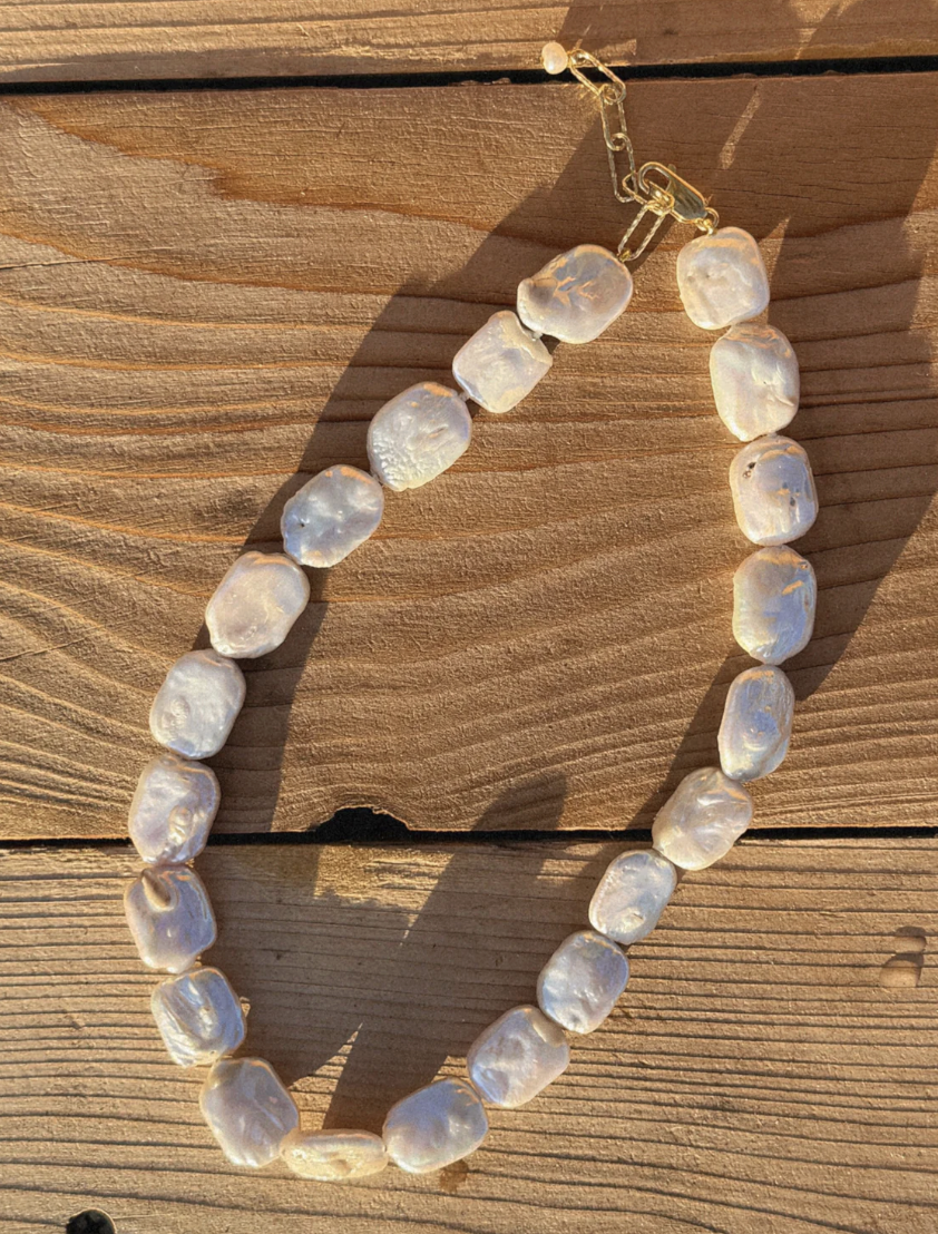 WHITE DRIFT PEARL NECKLACE