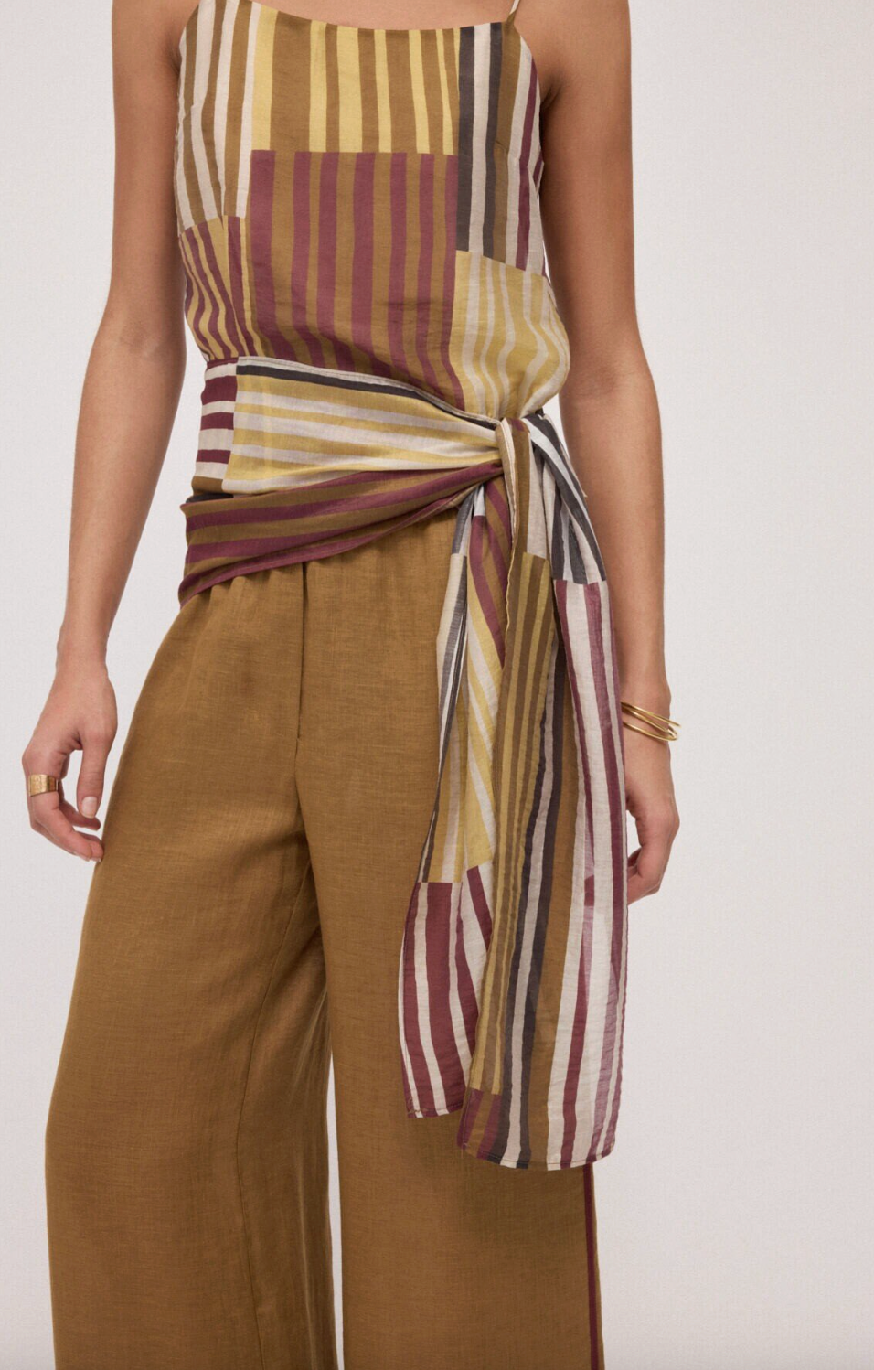Sleeveless Top with Knot