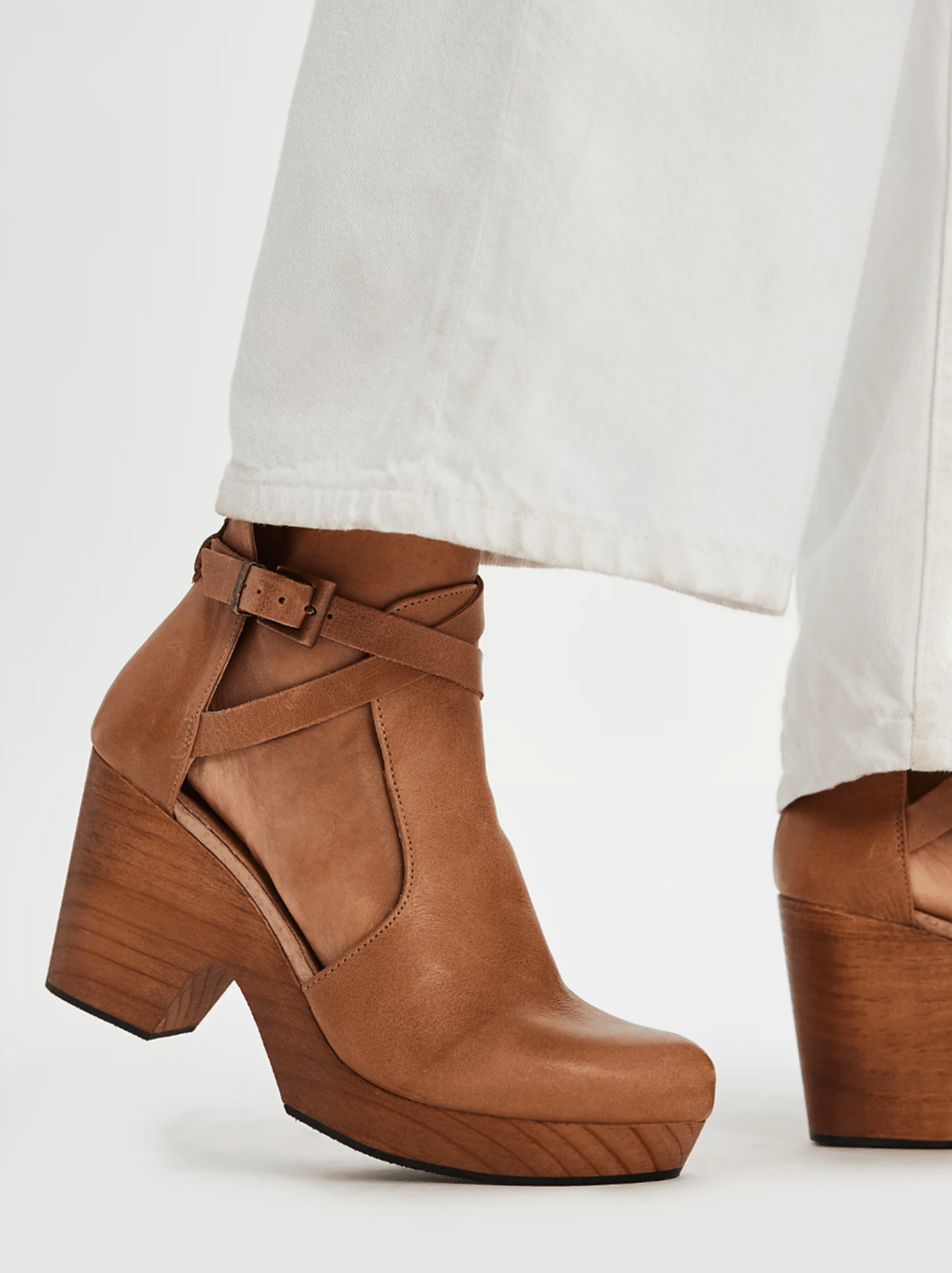 Cedar Leather Clog - Detour Boutiques