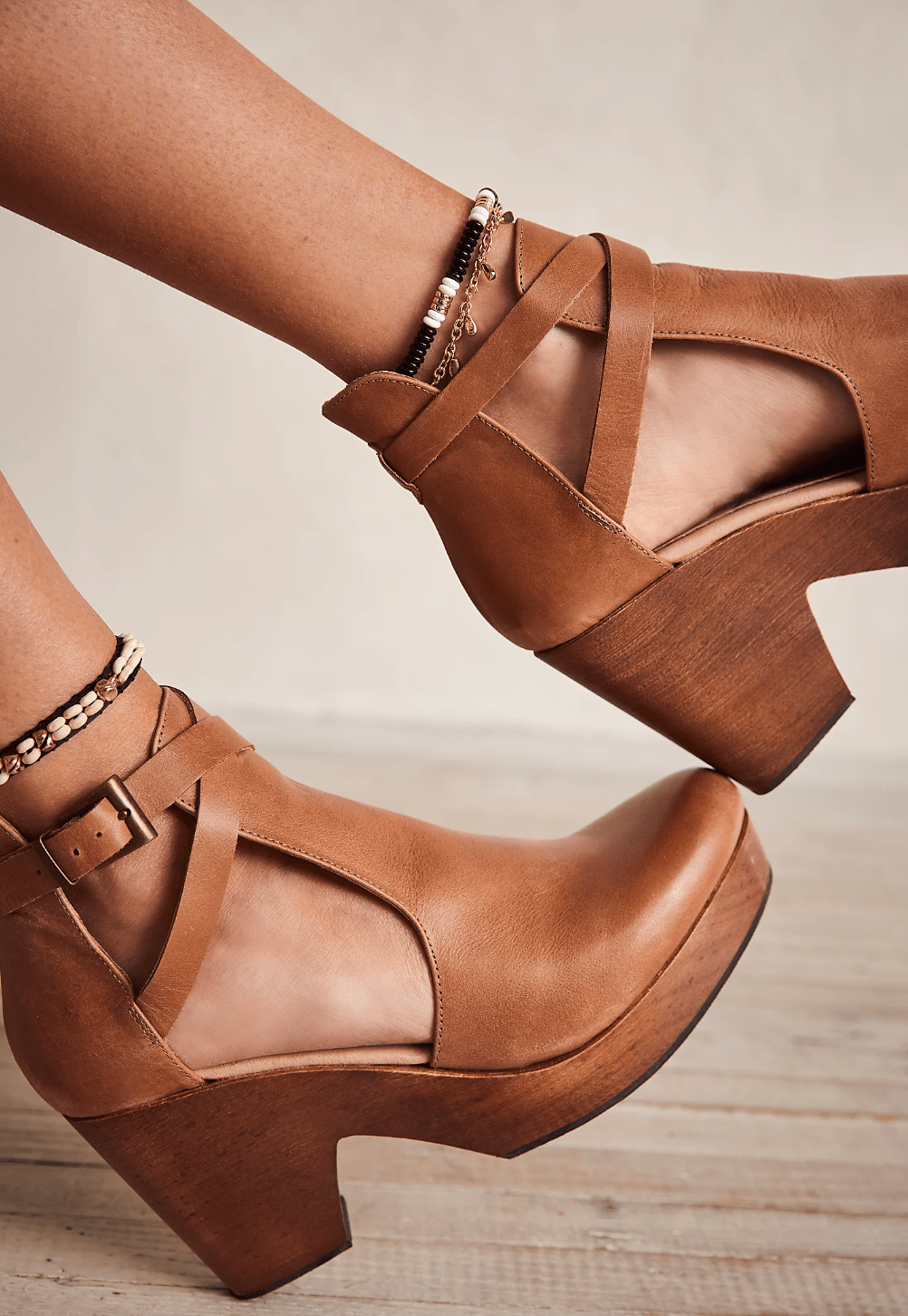 Cedar Leather Clog - Detour Boutiques