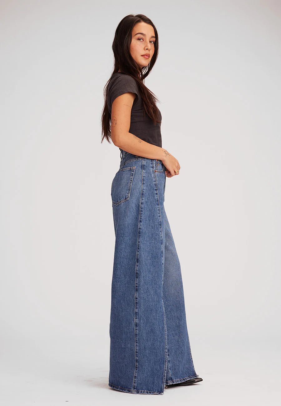 Hanna Split Leg Barrel - Detour Boutiques