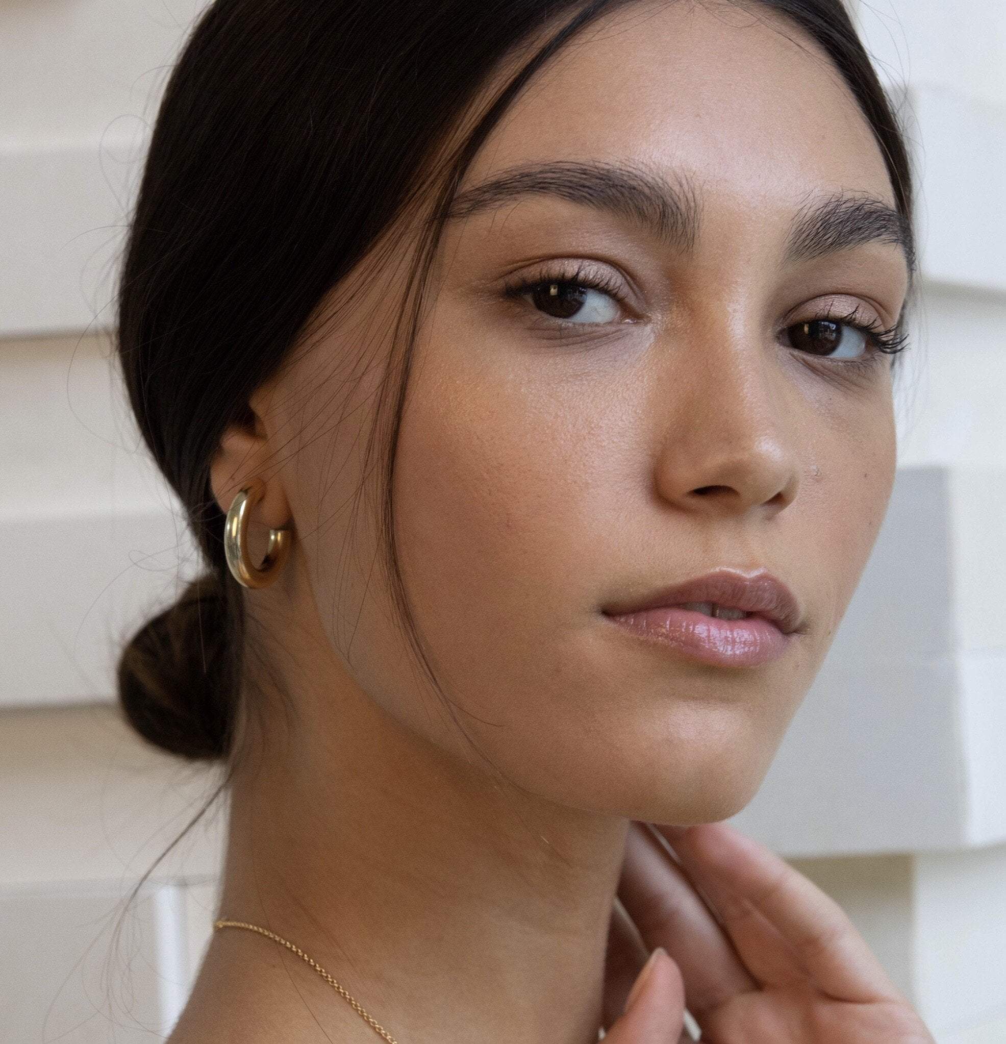 Jennifer Zeuner Jewelry - Lou 1" Hoops - Detour Boutiques