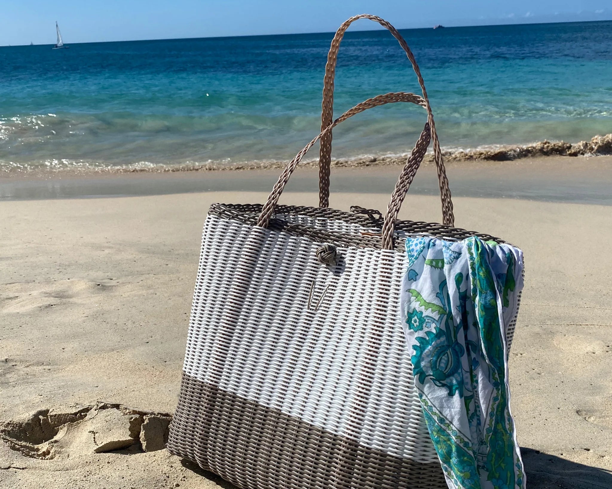 Medium Tote - Detour Boutiques