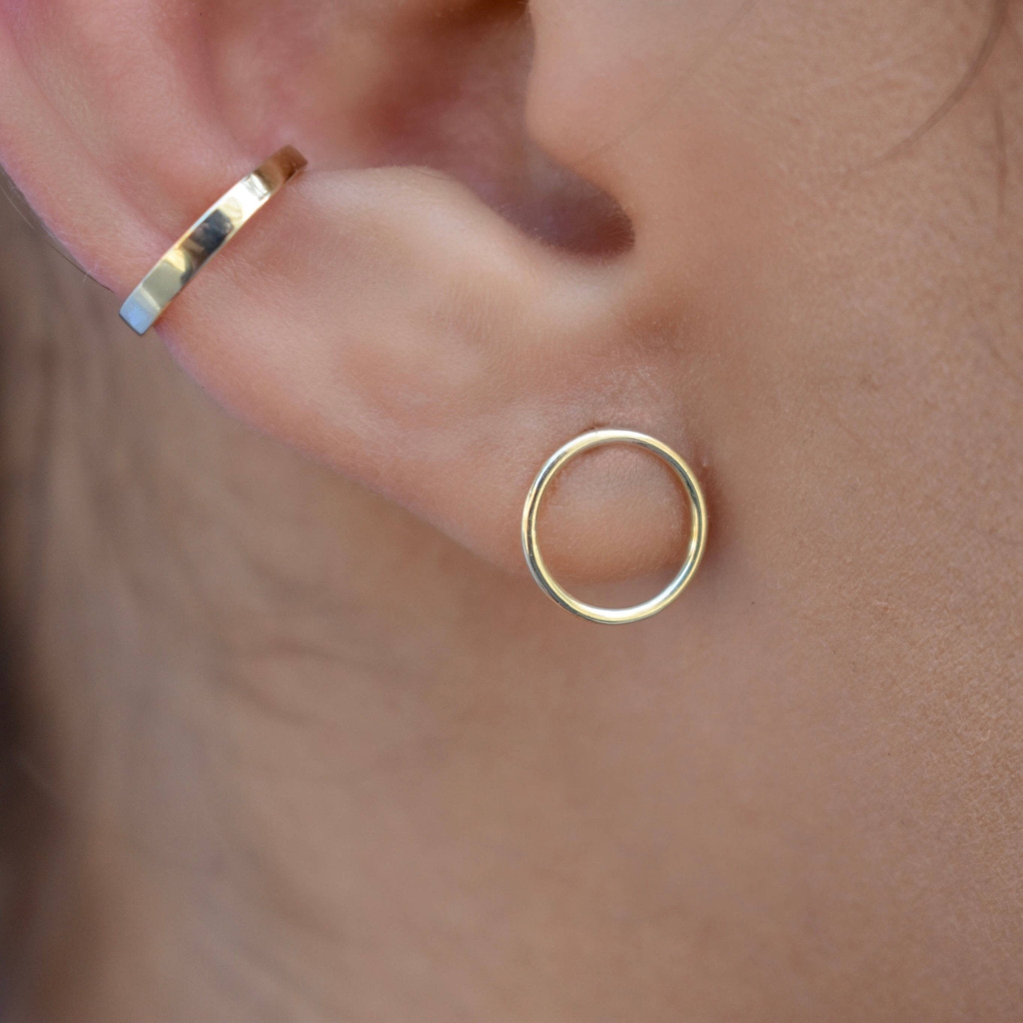 Ofina Jewelry - 10k Solid Gold Smooth Middle Ear Cuff - Detour Boutiques