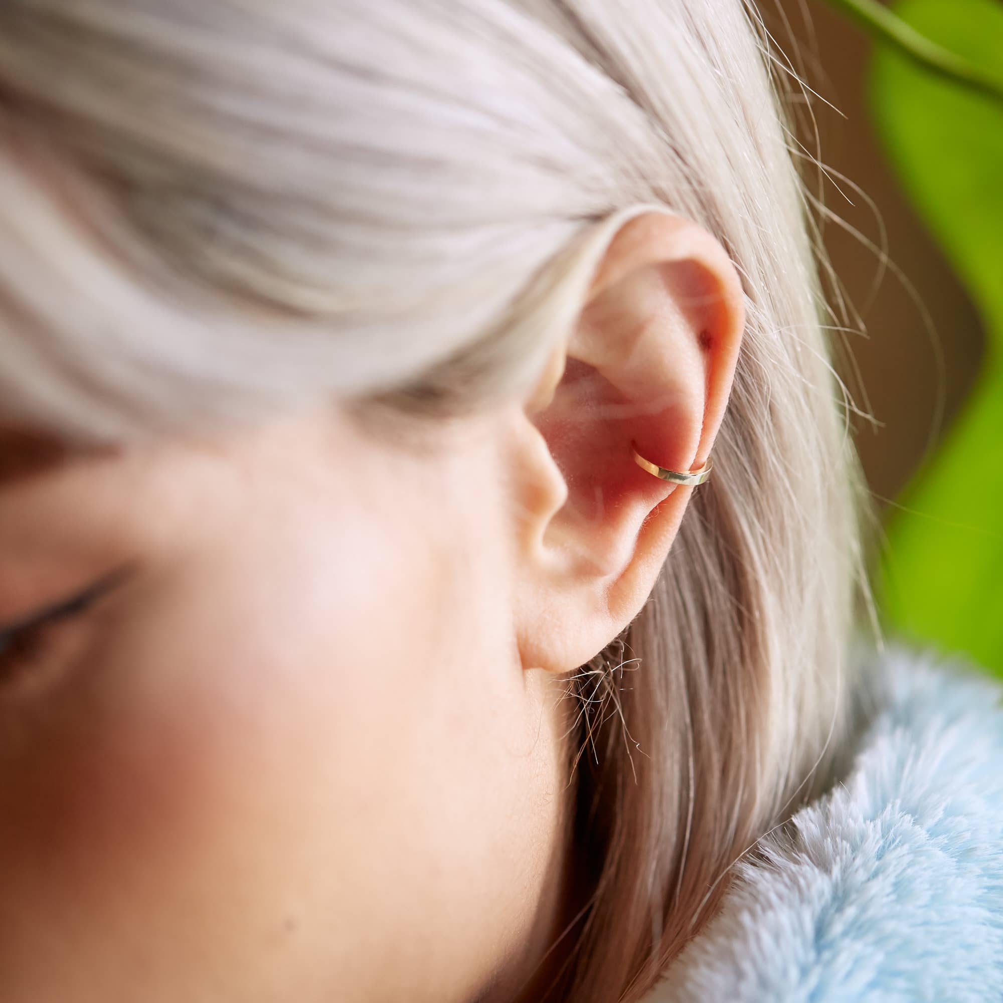 Ofina Jewelry - 10k Solid Gold Smooth Middle Ear Cuff - Detour Boutiques